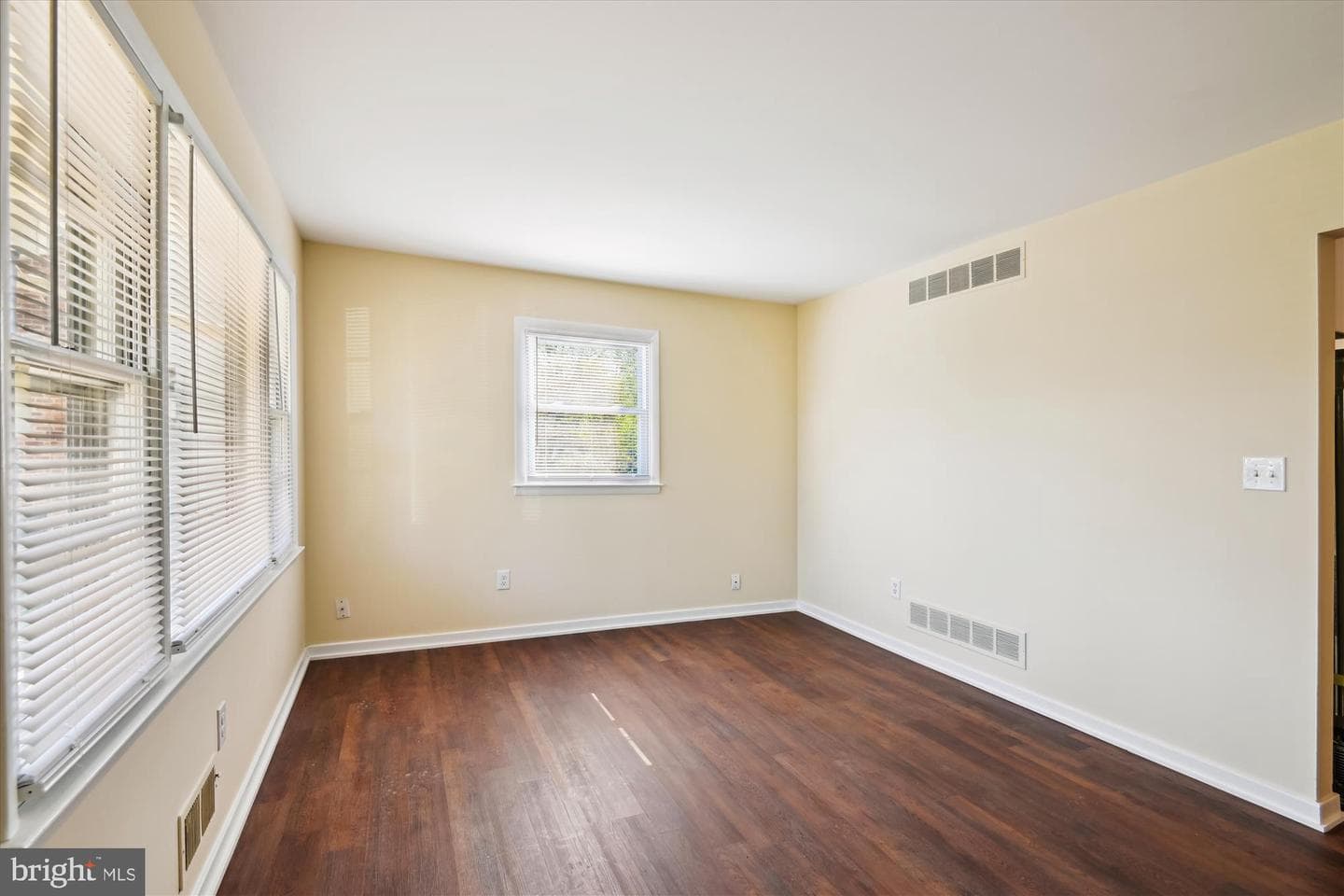 1361 Ava Road photo 15