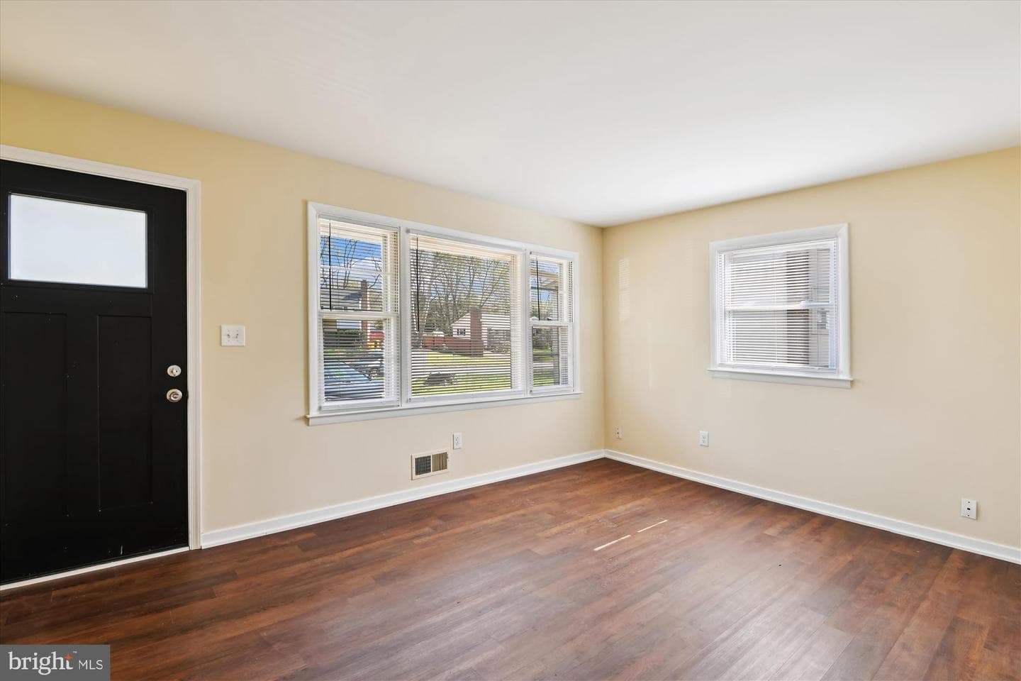 1361 Ava Road photo 16