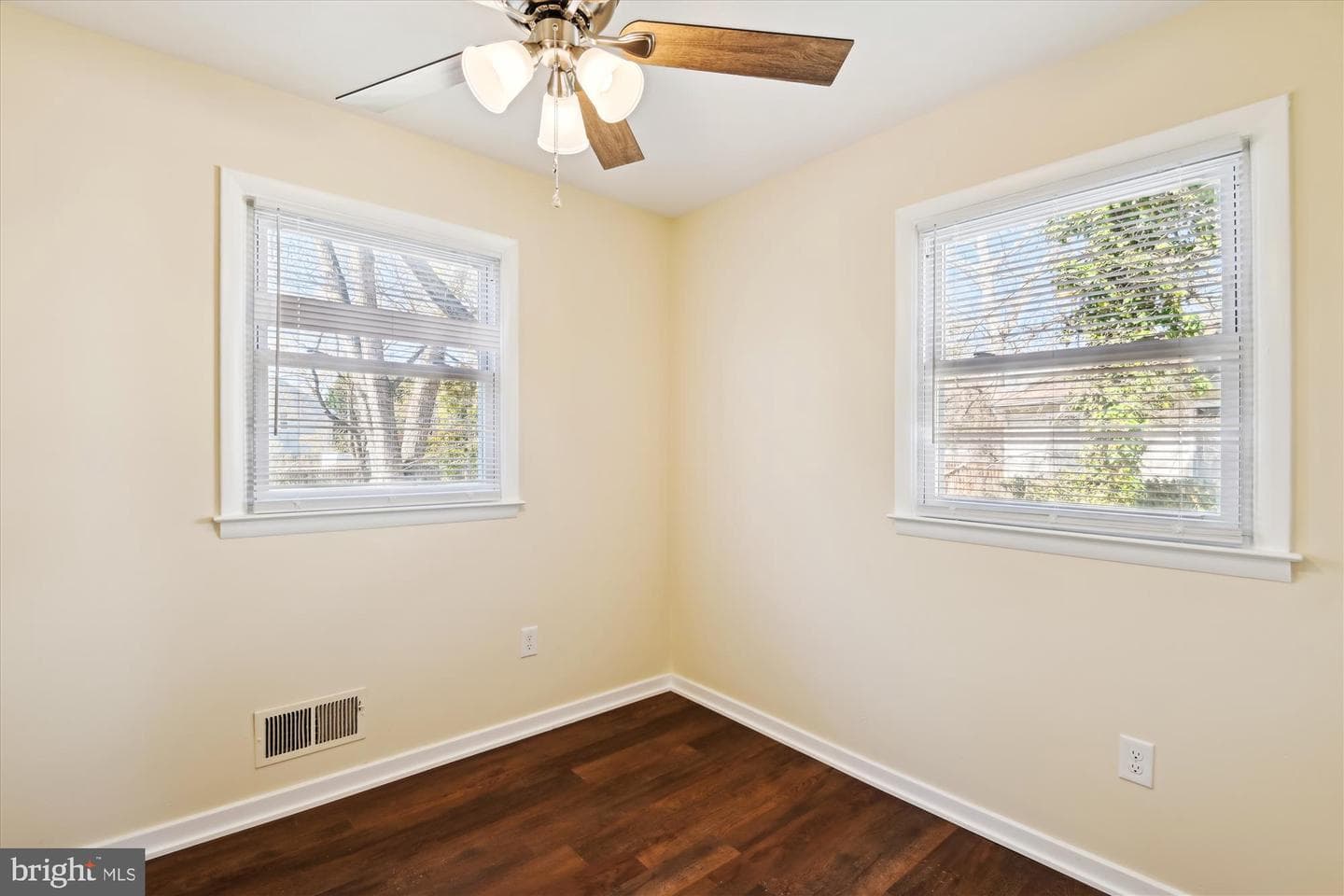 1361 Ava Road photo 20