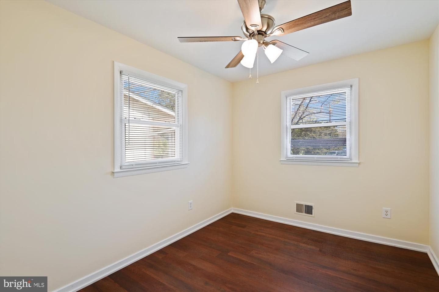 1361 Ava Road photo 23