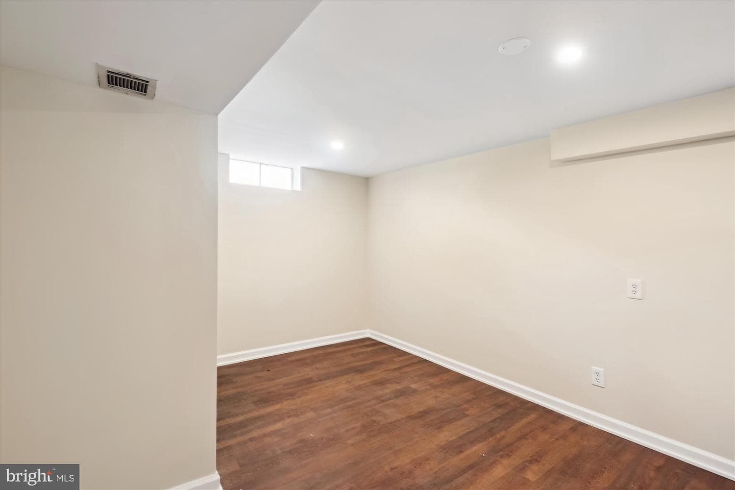 1361 Ava Road photo 29