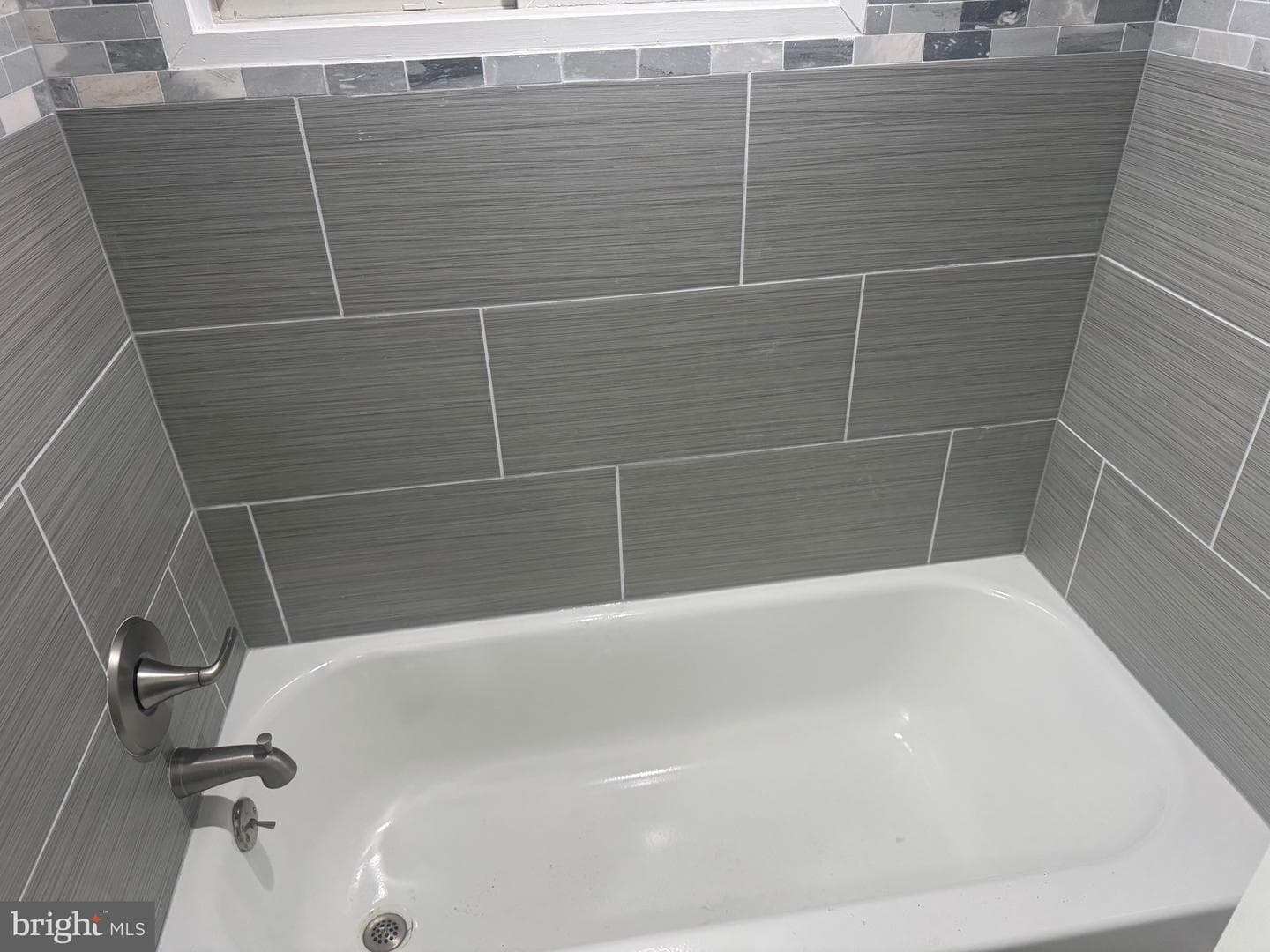 1712 Shady Side Drive photo 3
