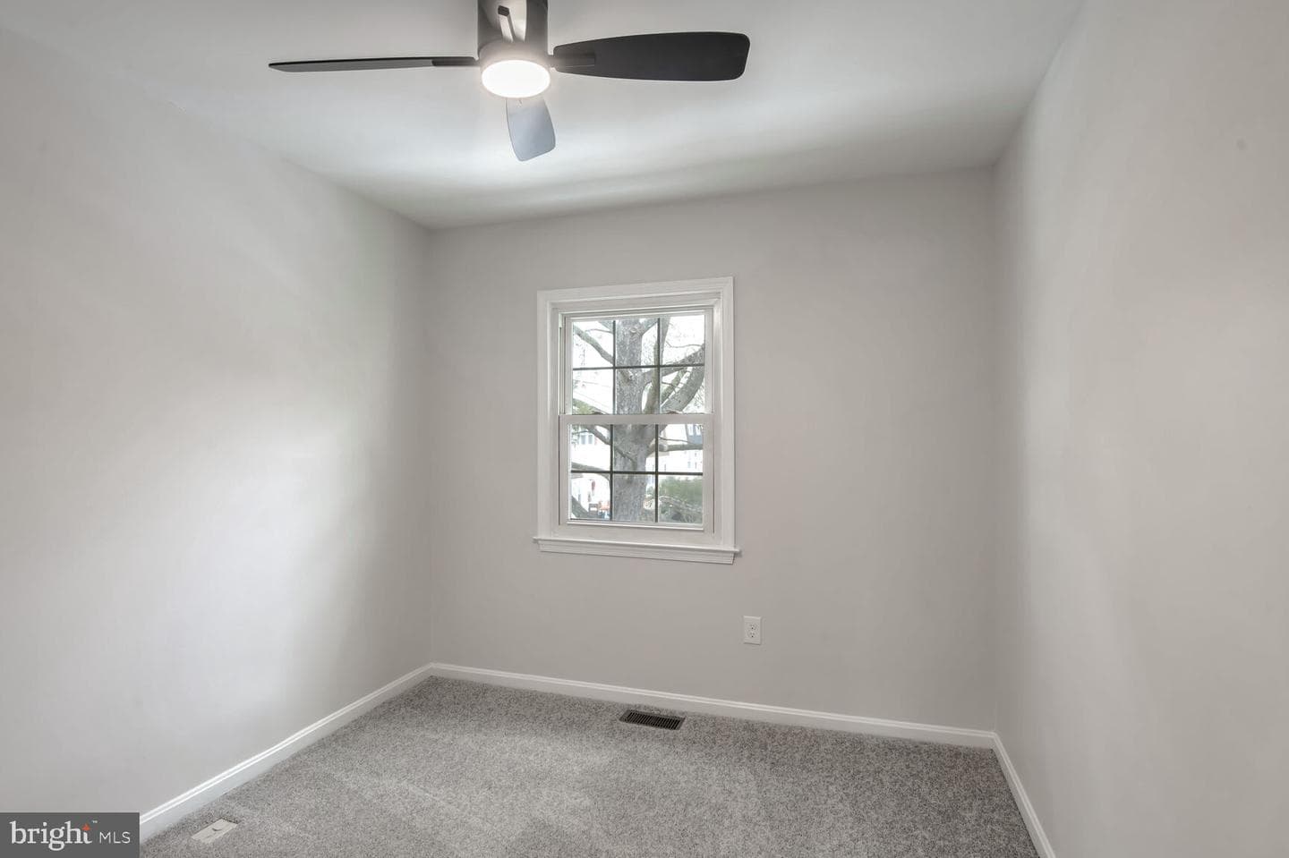2197 Aberdeen Drive photo 12