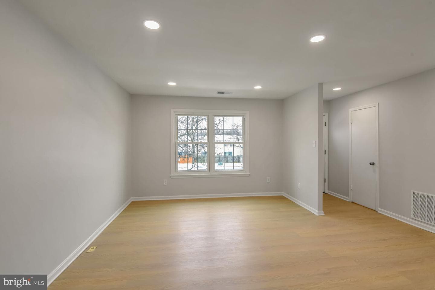 2197 Aberdeen Drive photo 2