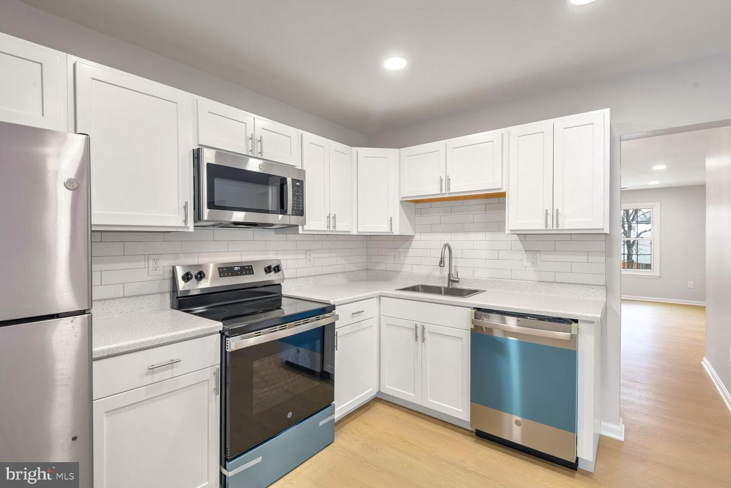 2197 Aberdeen Drive photo 4