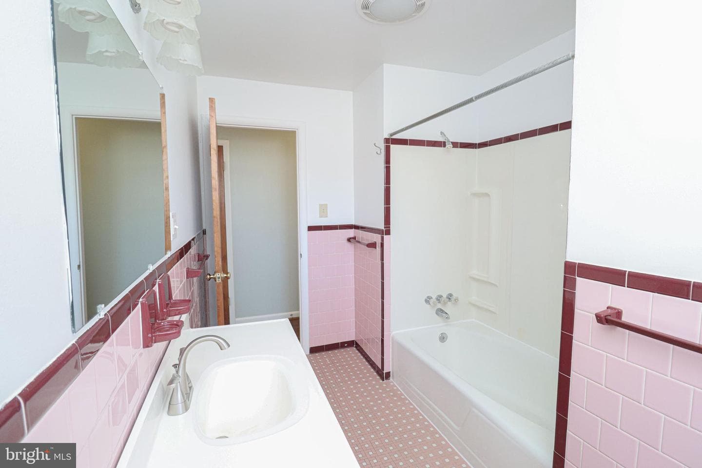 38 Redwood Road photo 18