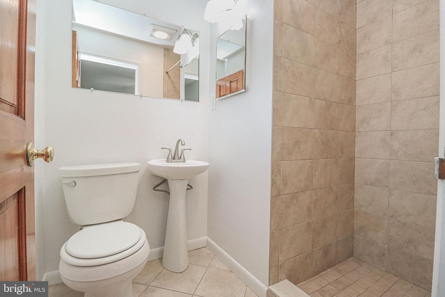 38 Redwood Road photo 22