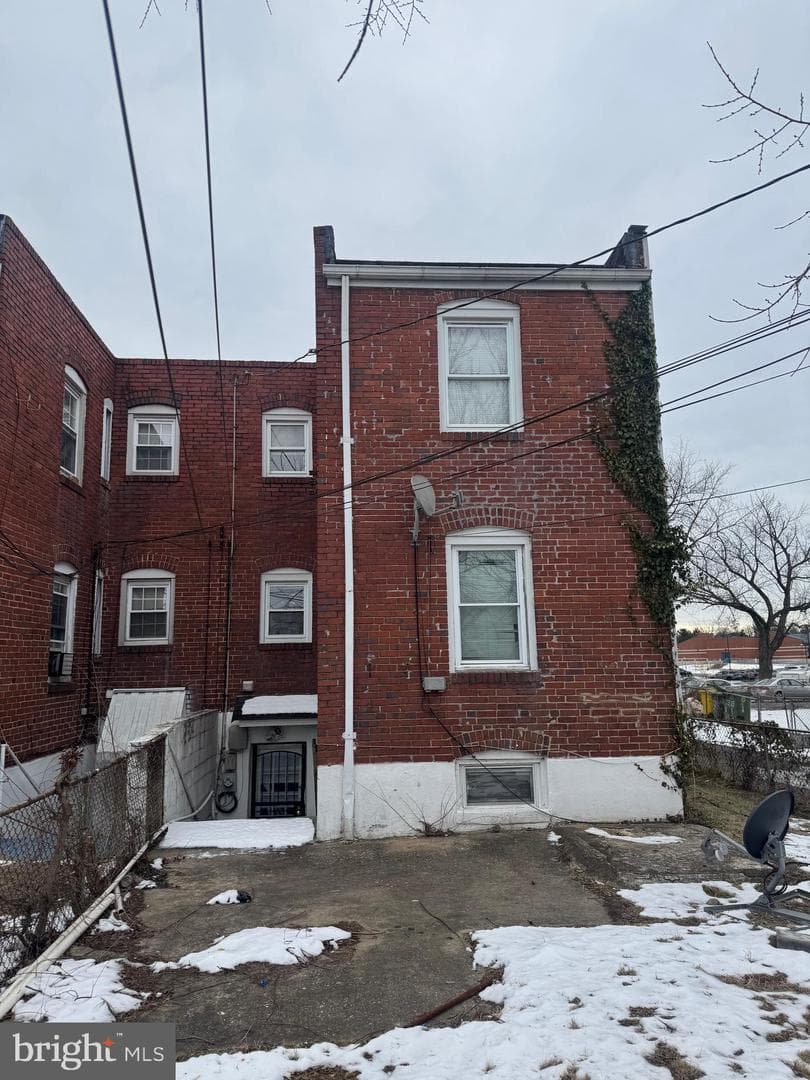 946 1st Street photo 4
