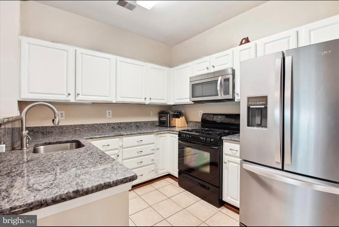 8701 Morning Breeze Court photo 11