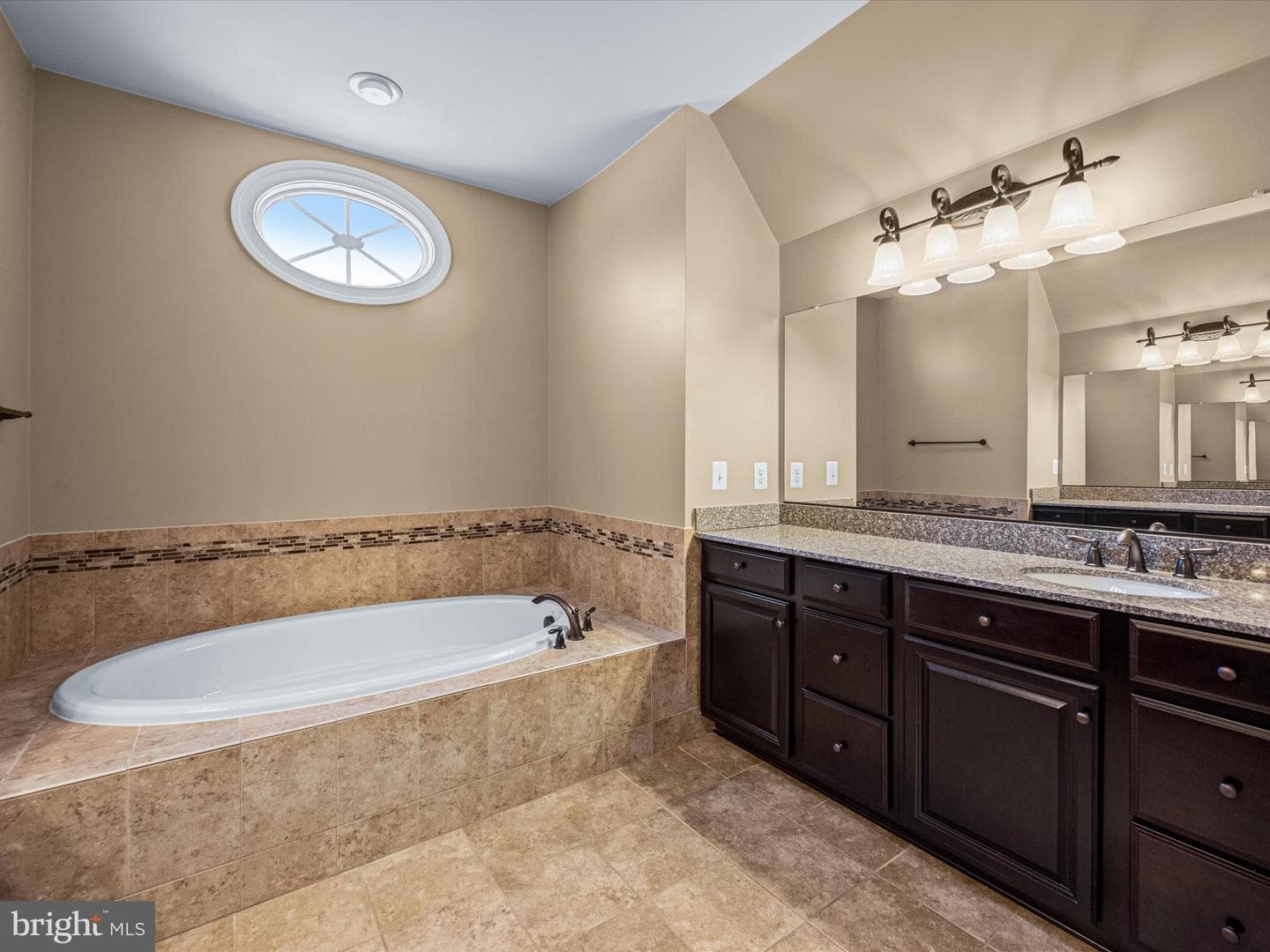 2415 Pebblebrook Court photo 22