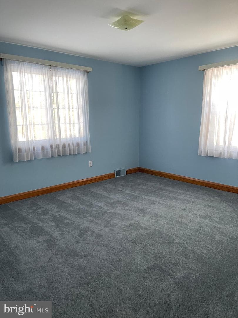 200 Phelps Avenue photo 10