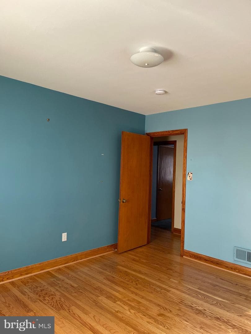 200 Phelps Avenue photo 13