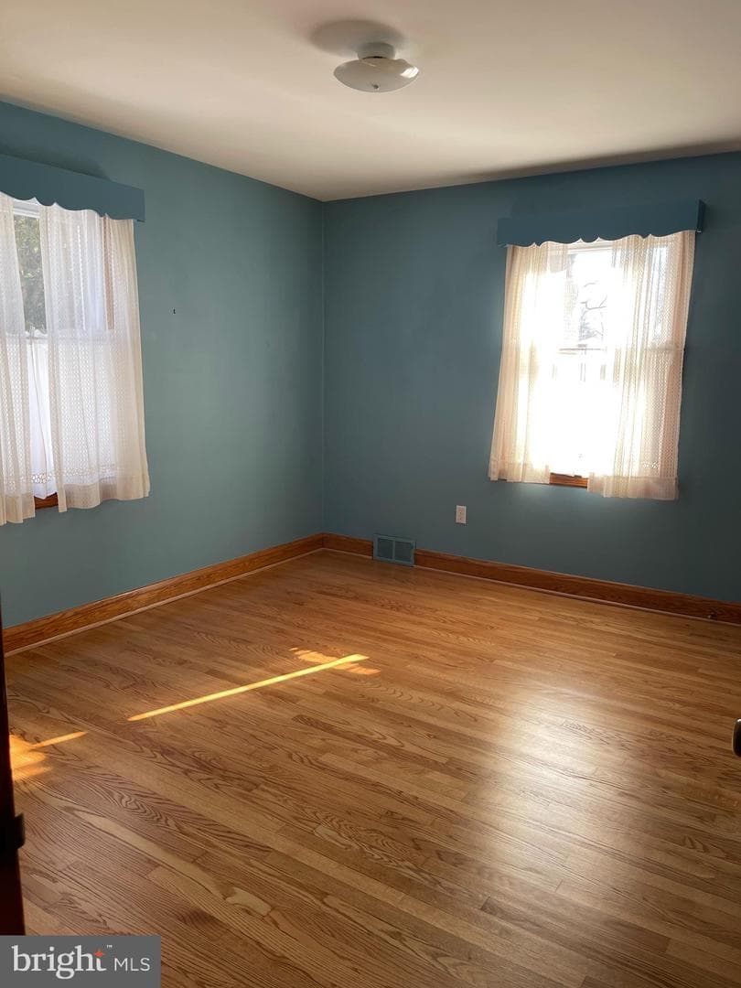 200 Phelps Avenue photo 15