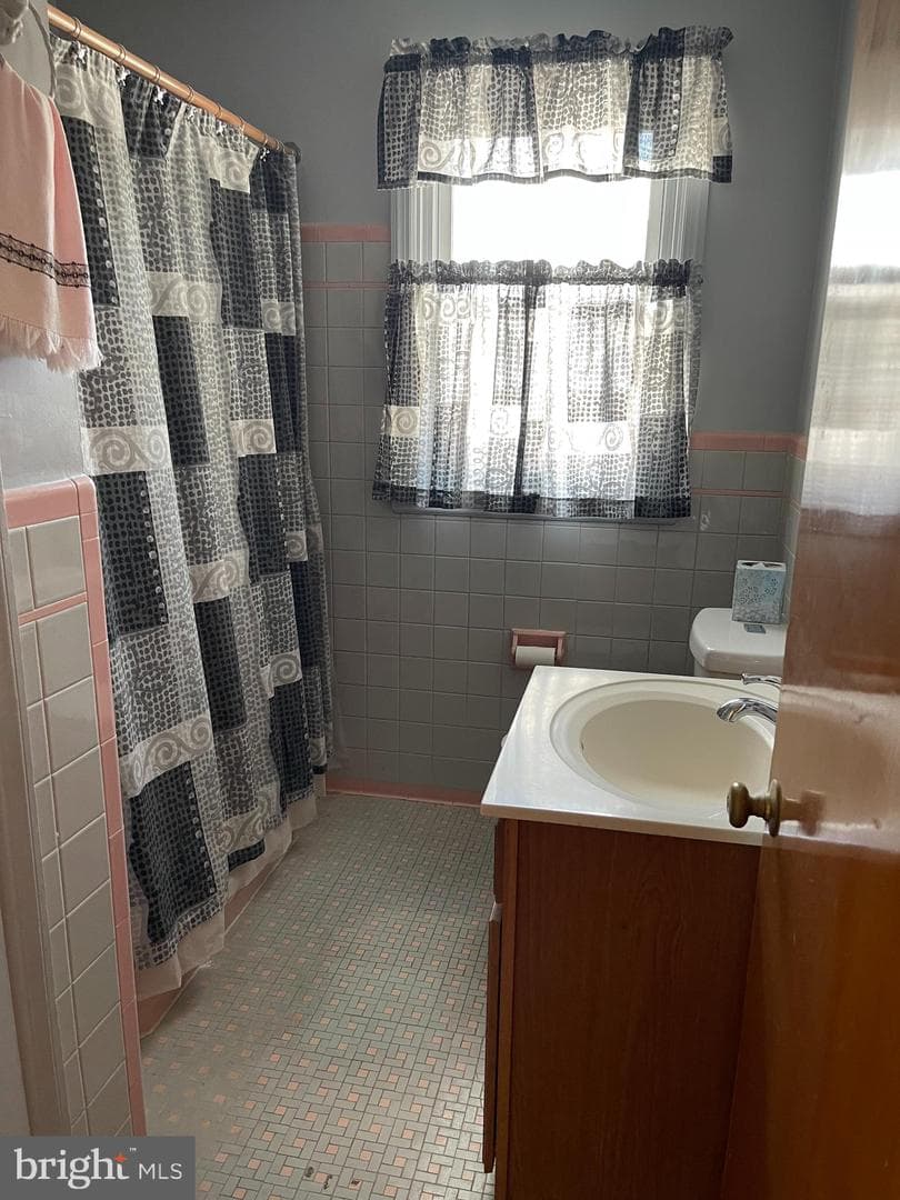 200 Phelps Avenue photo 16