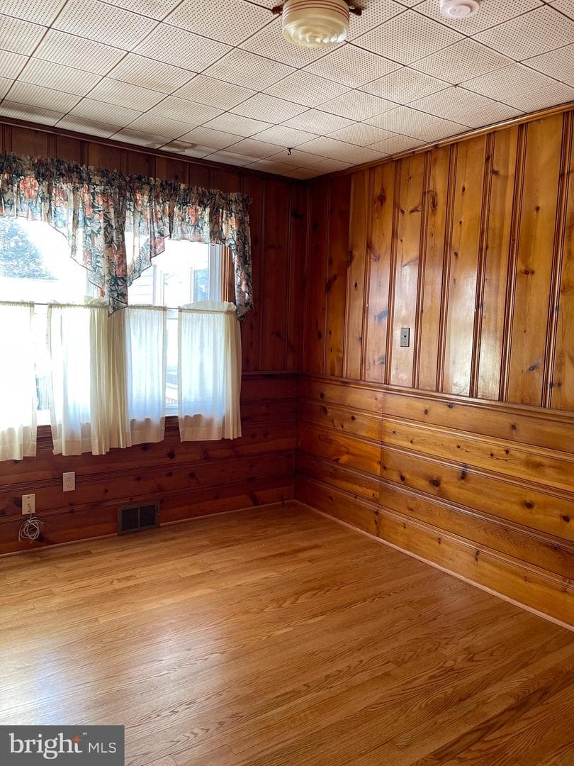 200 Phelps Avenue photo 17