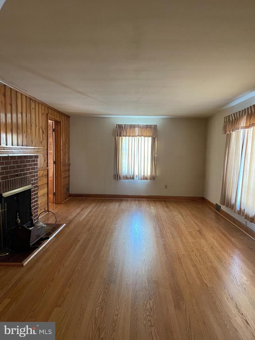 200 Phelps Avenue photo 3