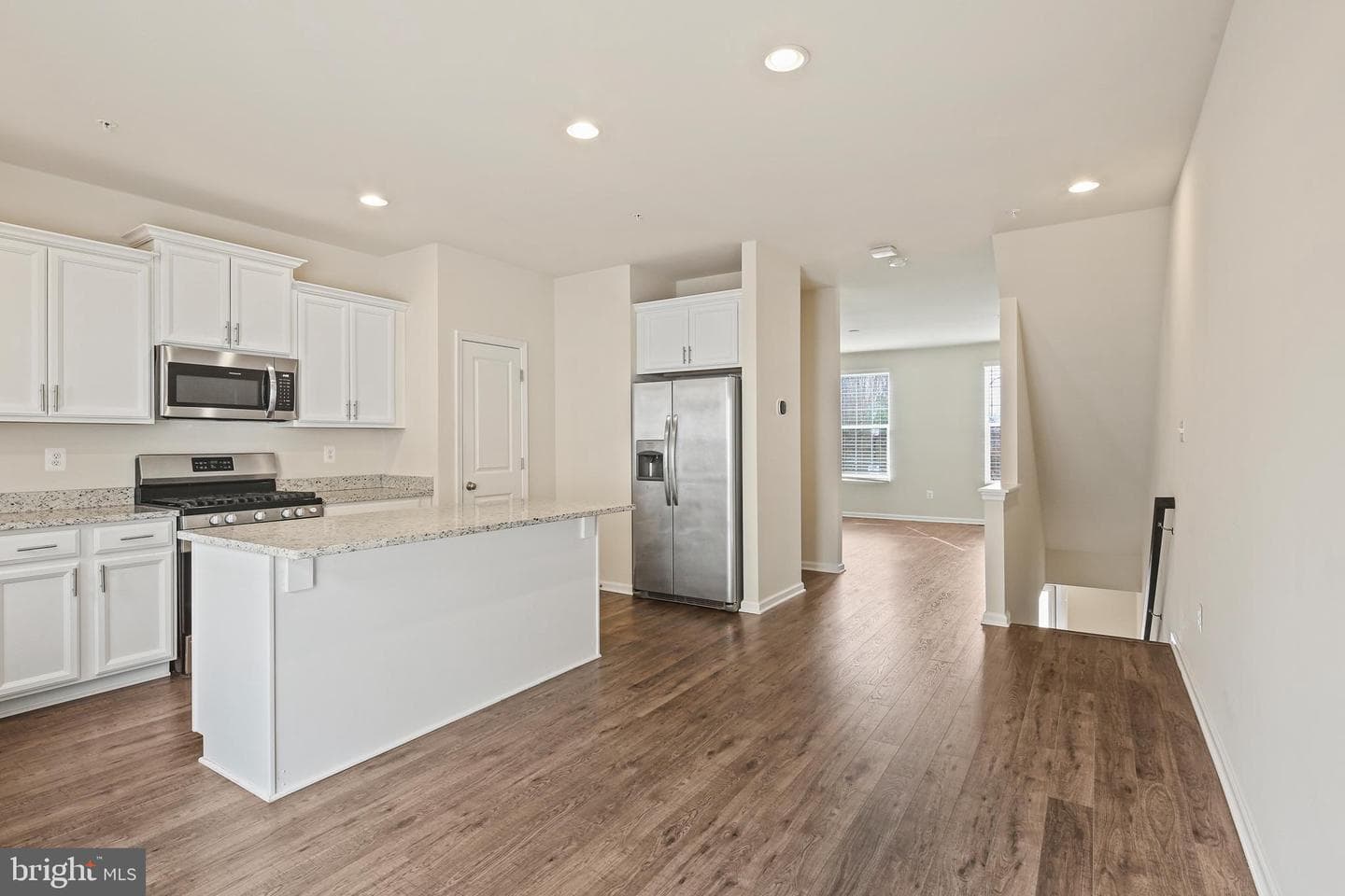 8337 Daydream Crescent photo 16
