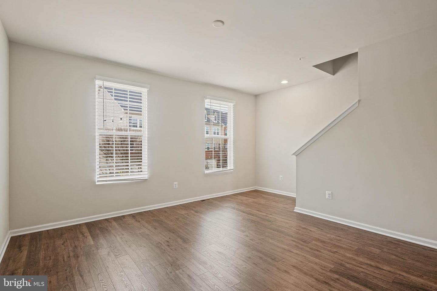 8337 Daydream Crescent photo 22