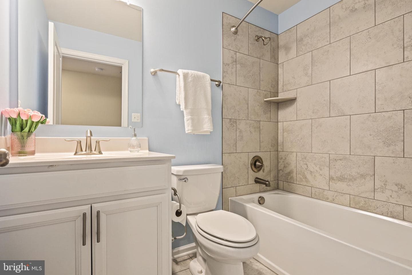 8337 Daydream Crescent photo 24