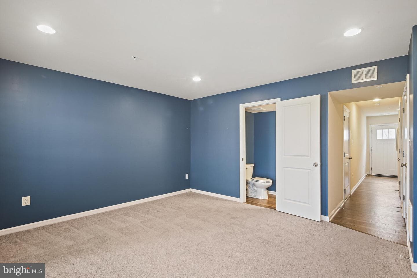 8337 Daydream Crescent photo 7