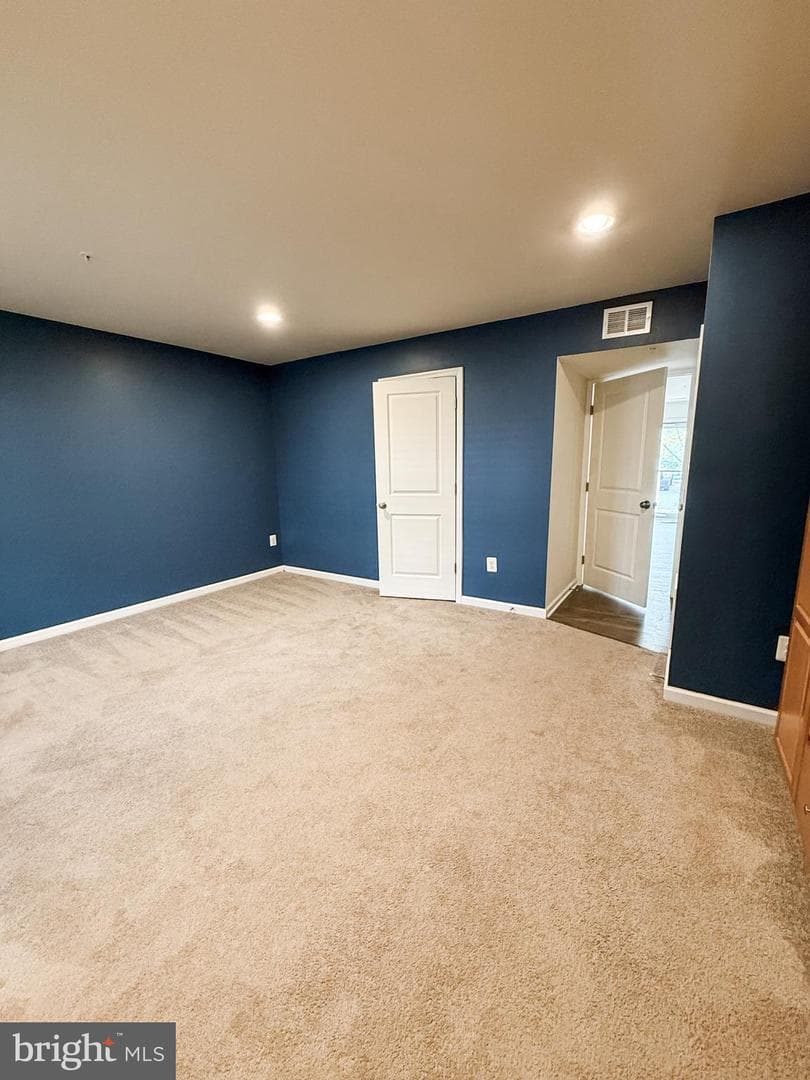 8337 Daydream Crescent photo 8