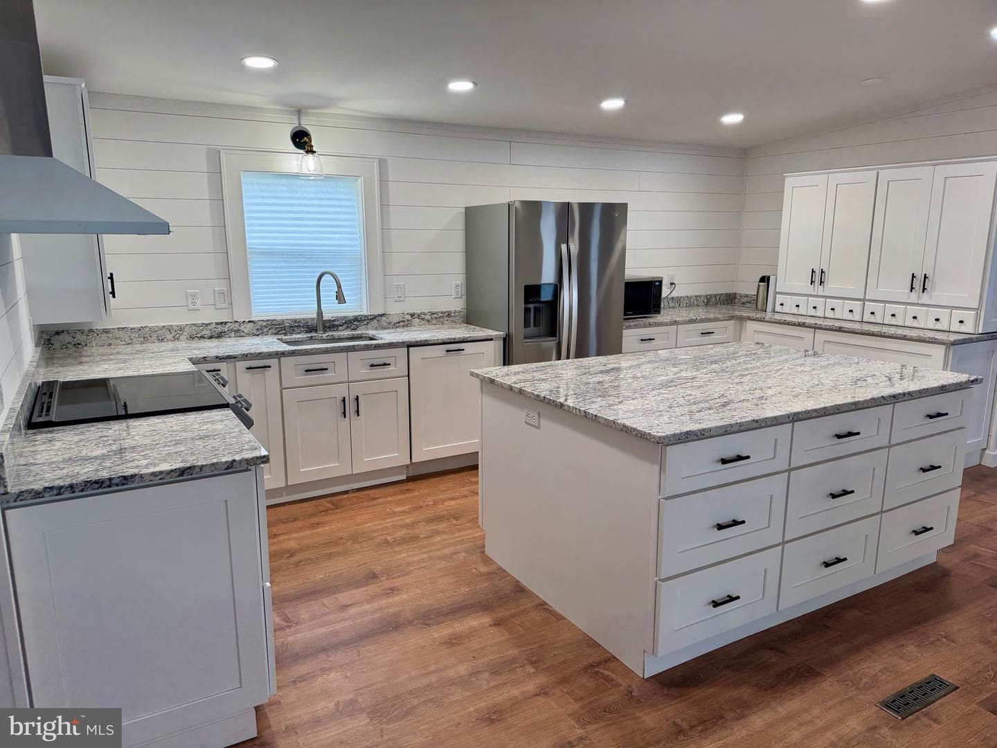 8051 Fair Breeze Drive photo 2
