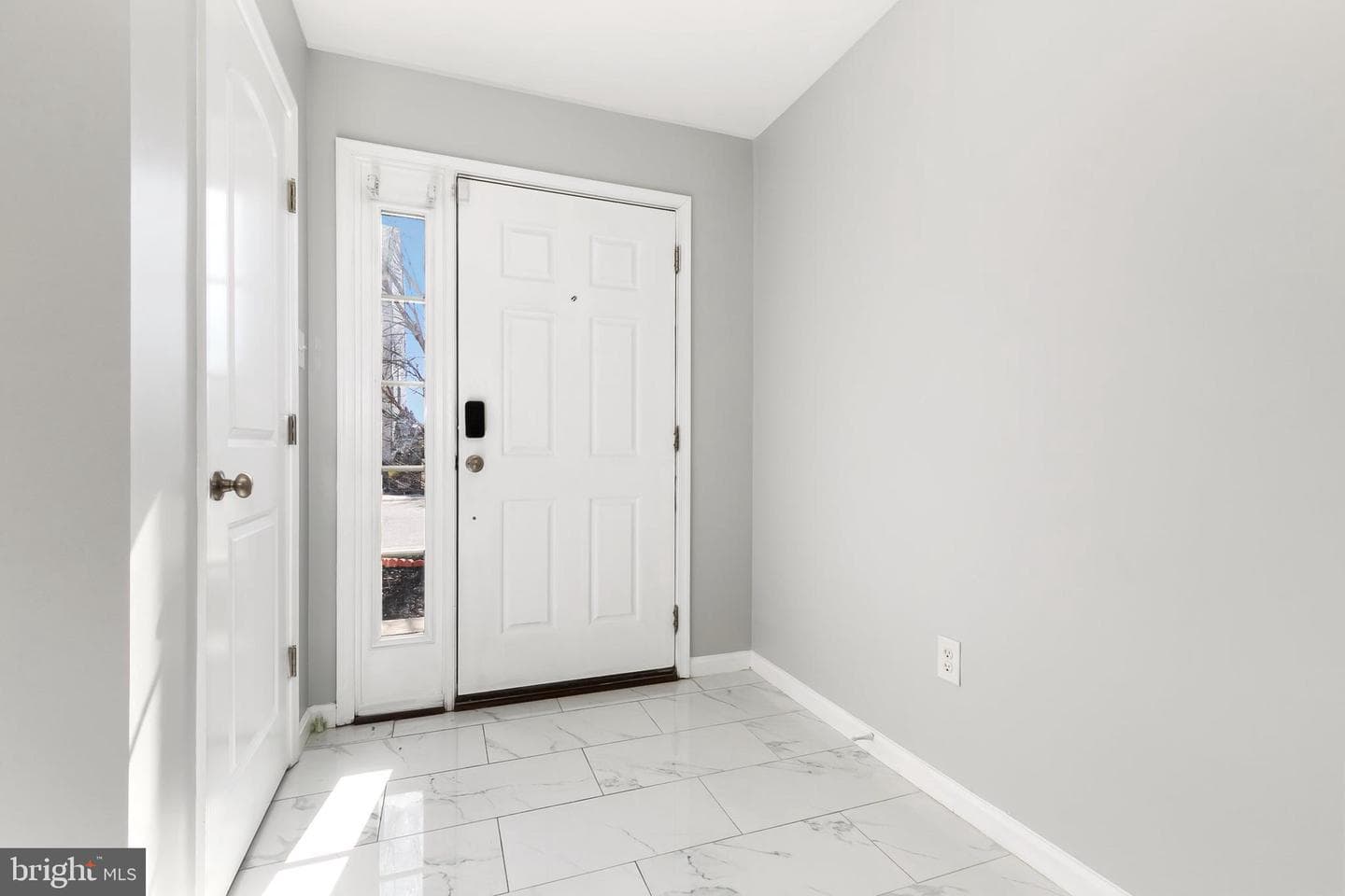 1110 Carinoso Circle photo 3