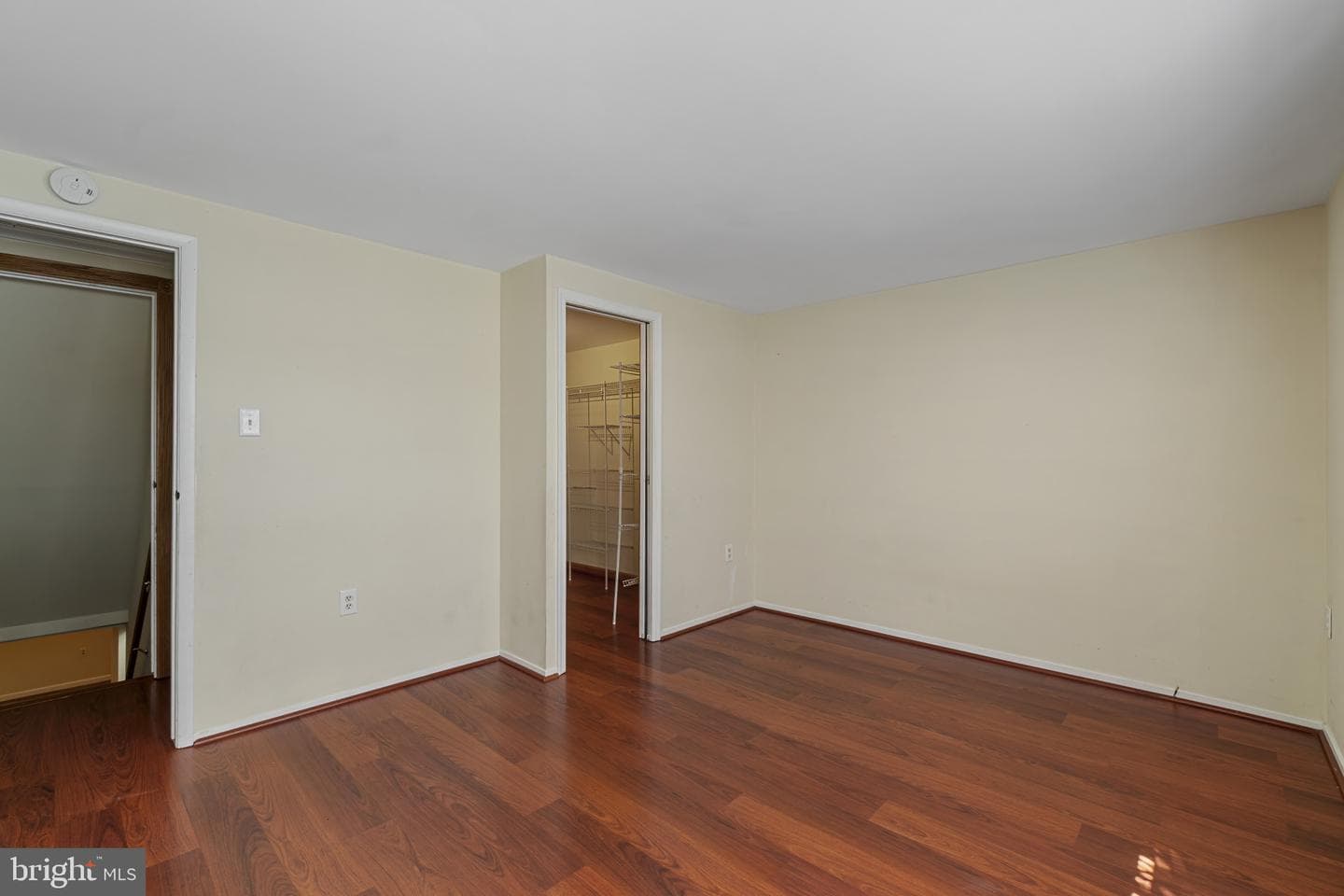 558 West Court photo 14