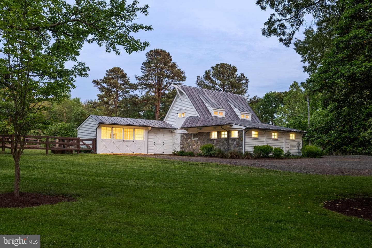 948 Melvin Road photo 9