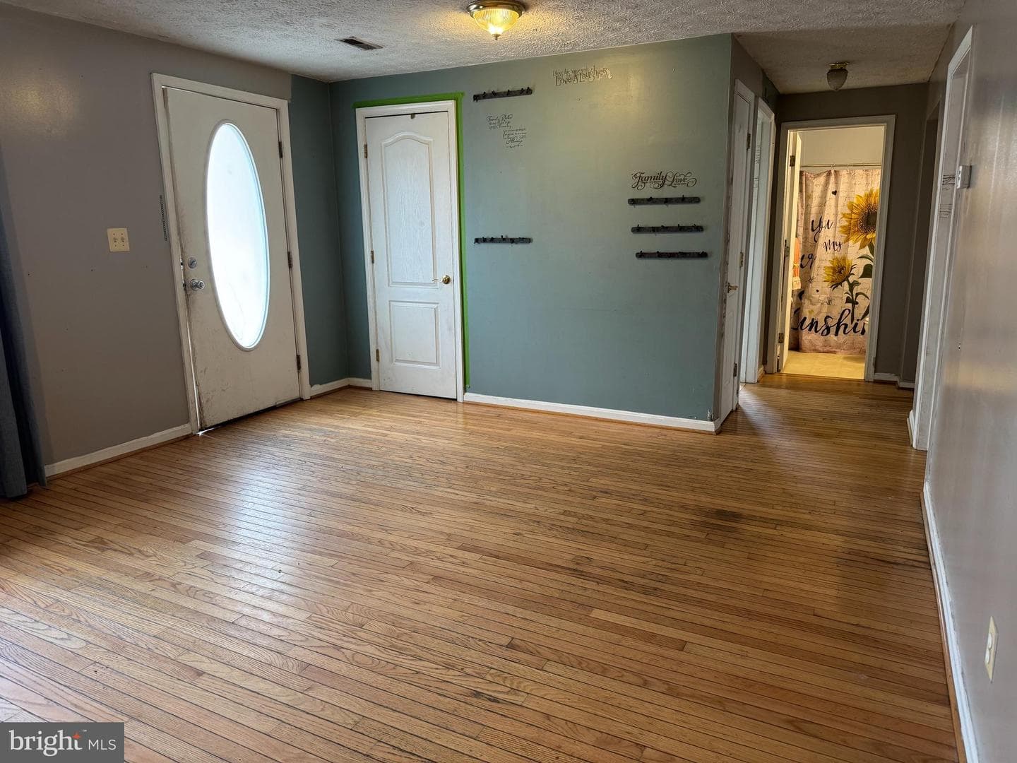 1395 Rainbow Drive photo 2