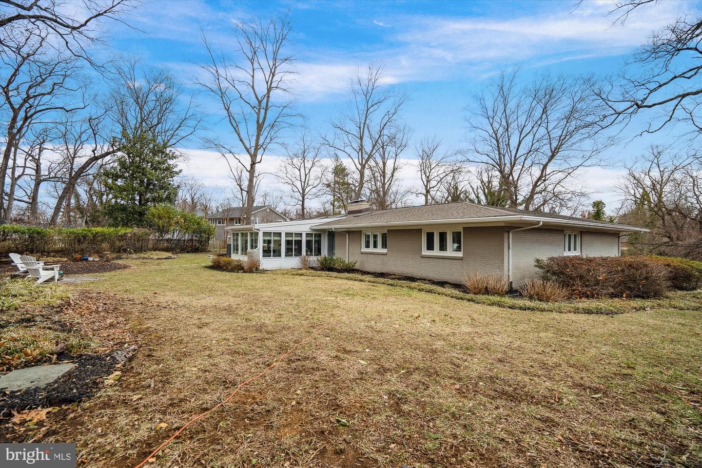 1854 Lindamoor Drive photo 7