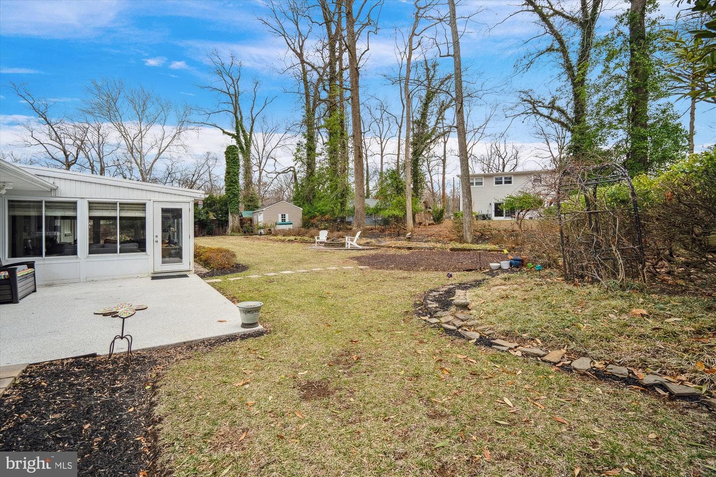 1854 Lindamoor Drive photo 8