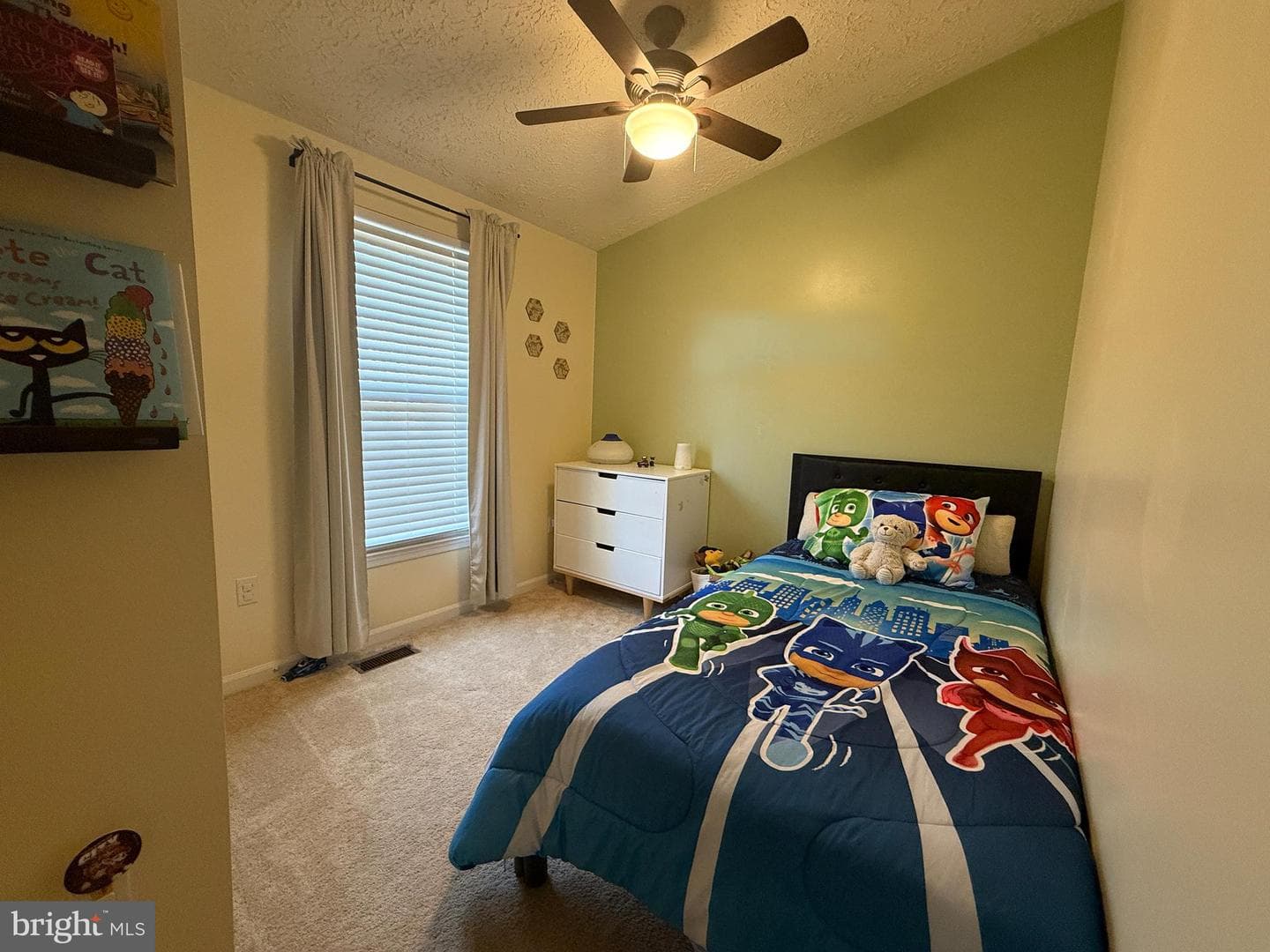 2253 Grand Court photo 18