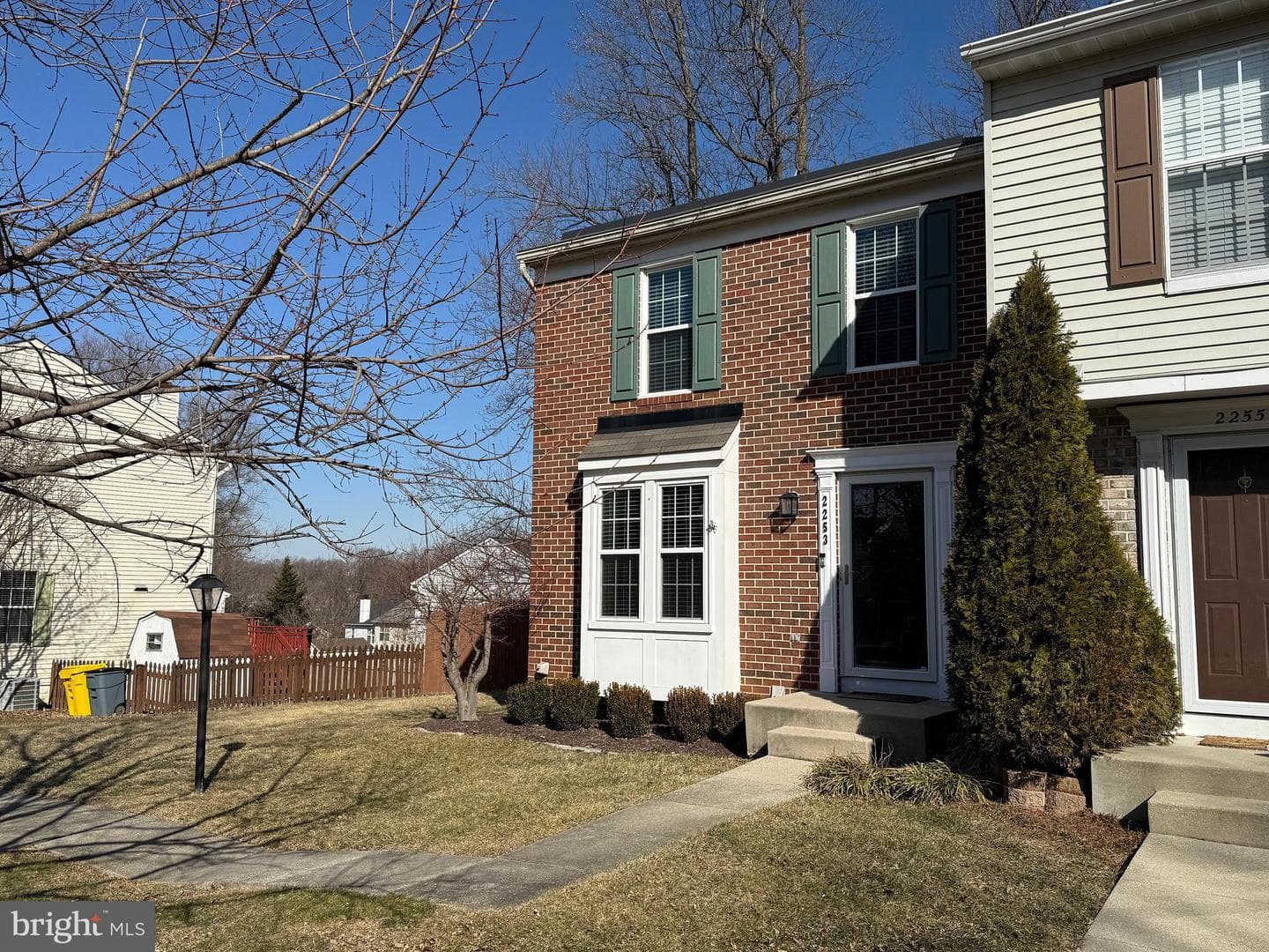 2253 Grand Court photo 3