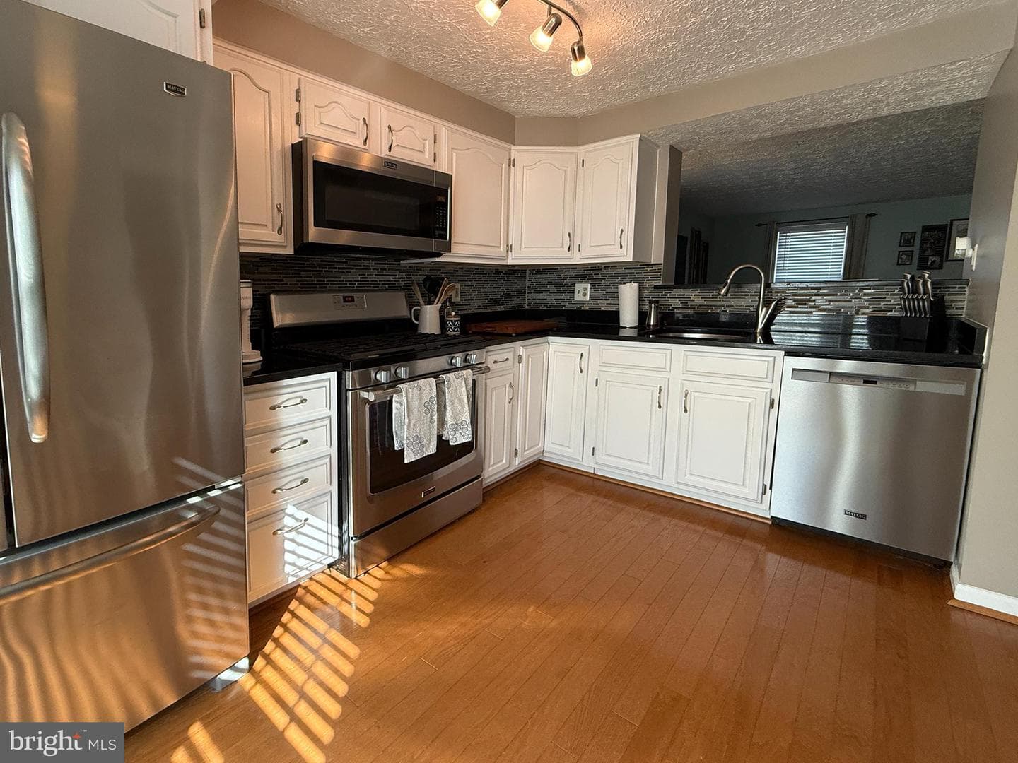 2253 Grand Court photo 7
