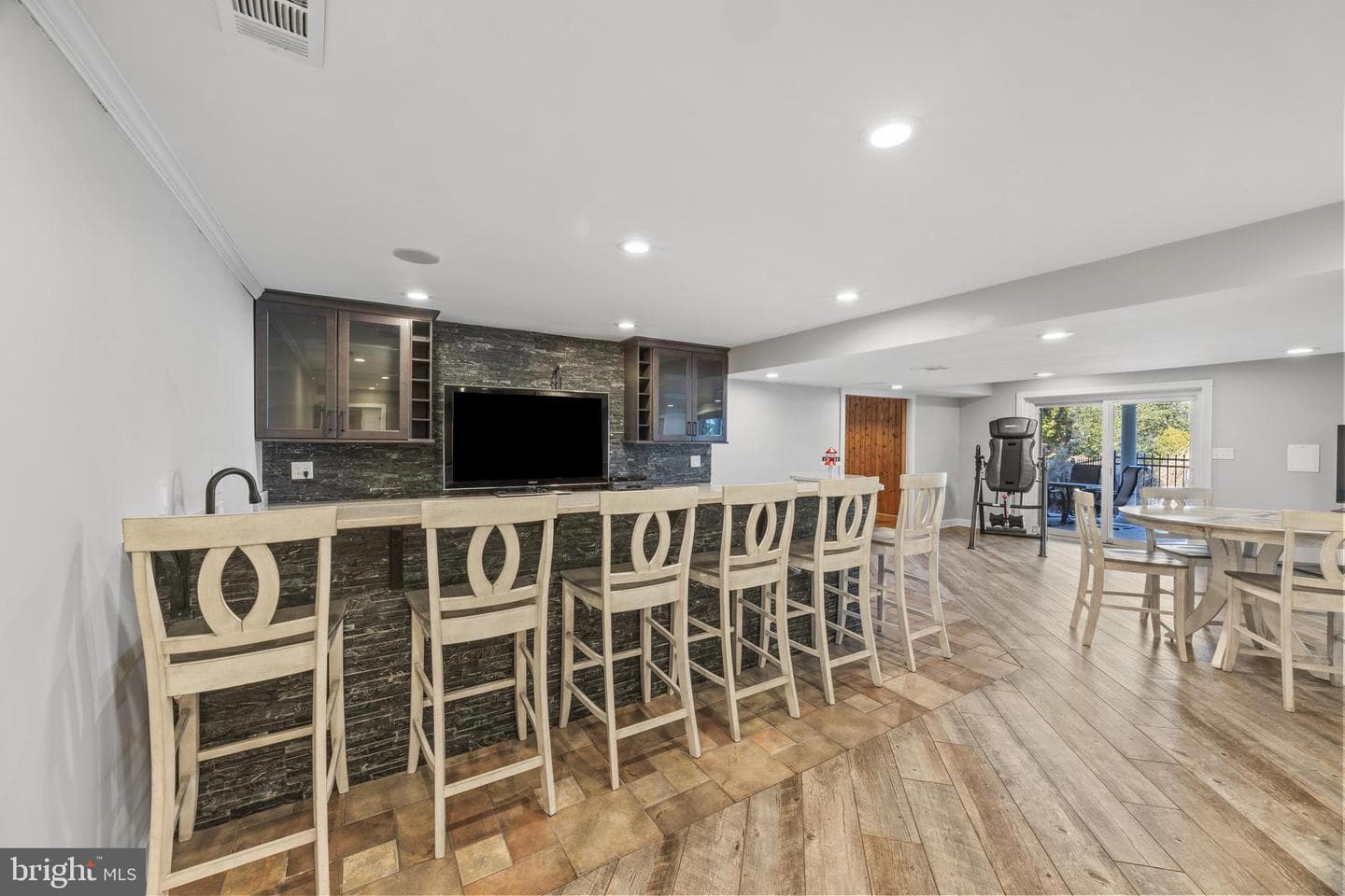 415 Edgewater Road photo 22