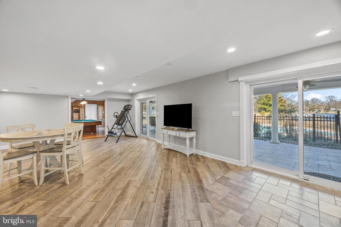 415 Edgewater Road photo 23