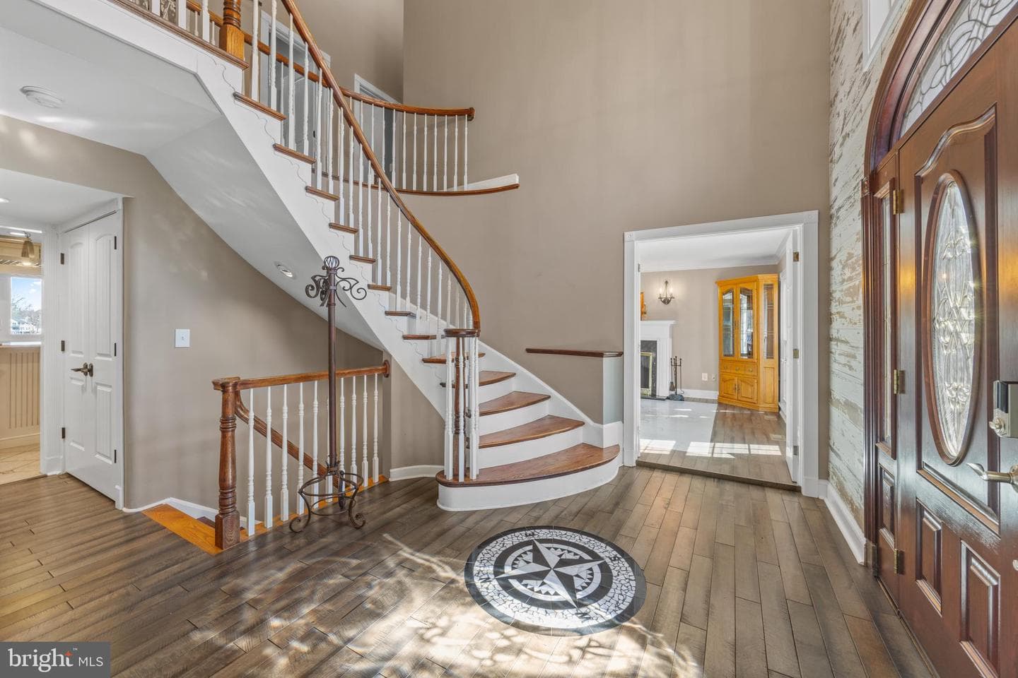 415 Edgewater Road photo 3