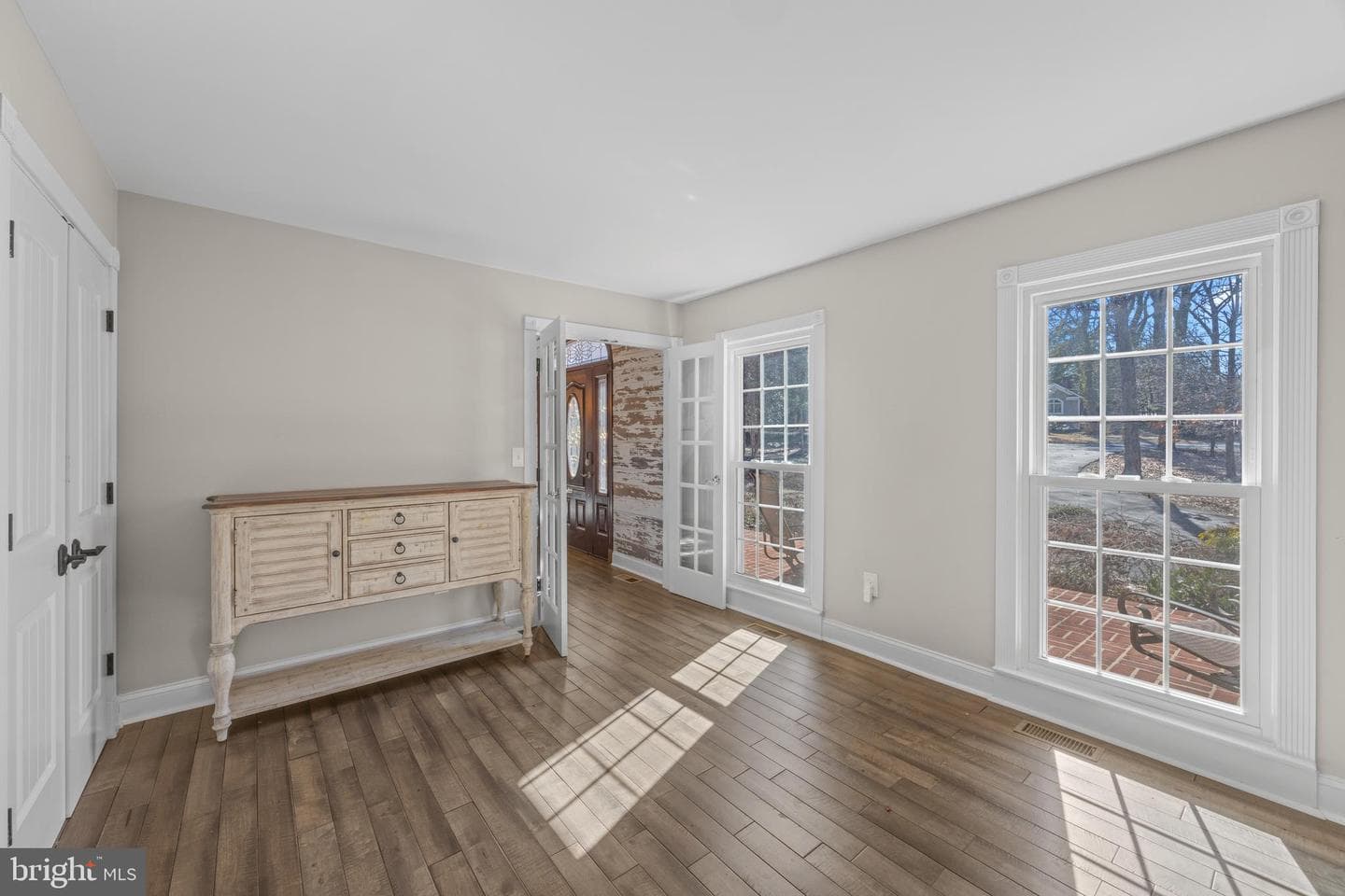 415 Edgewater Road photo 4