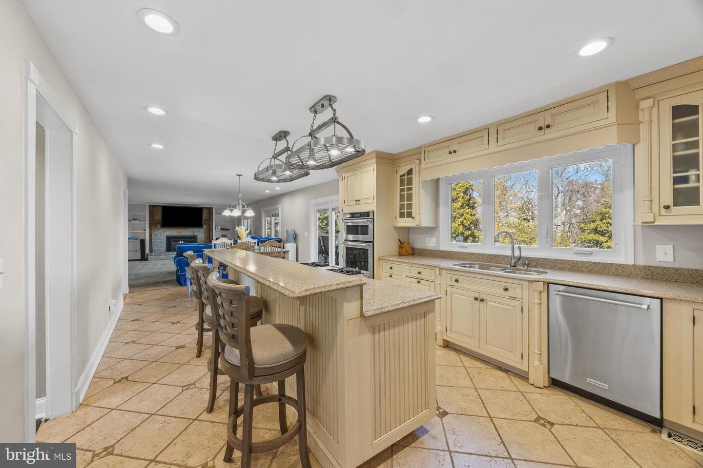 415 Edgewater Road photo 7