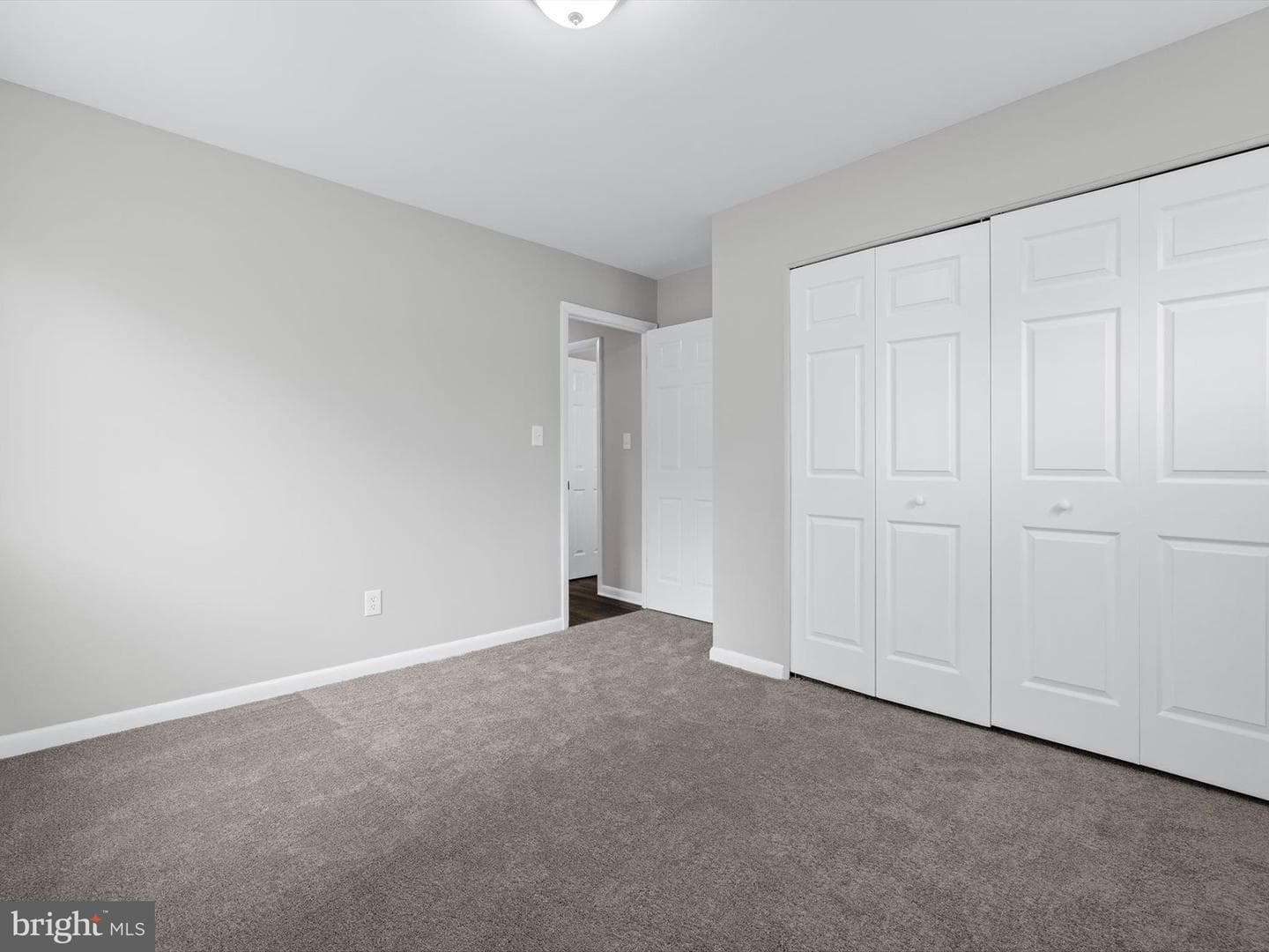 1095 Woodlawn Avenue photo 18
