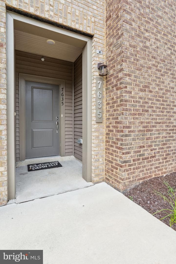 7635 Stemhart Lane photo 11