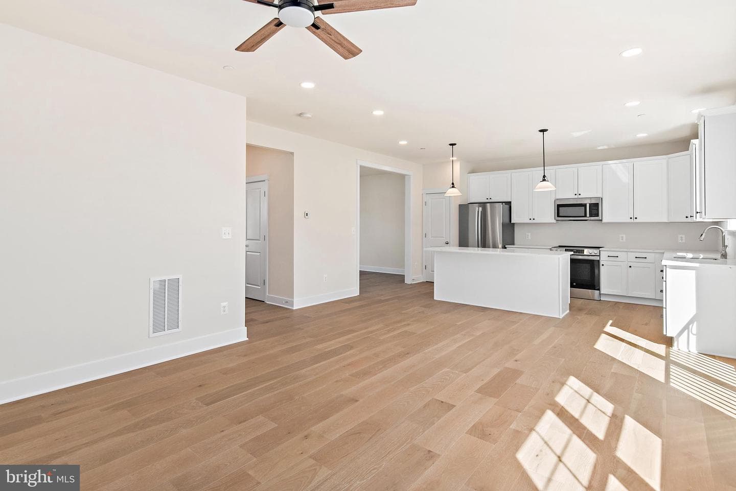 405 Alameda Parkway photo 14