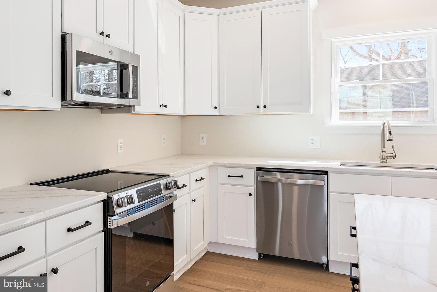 405 Alameda Parkway photo 23