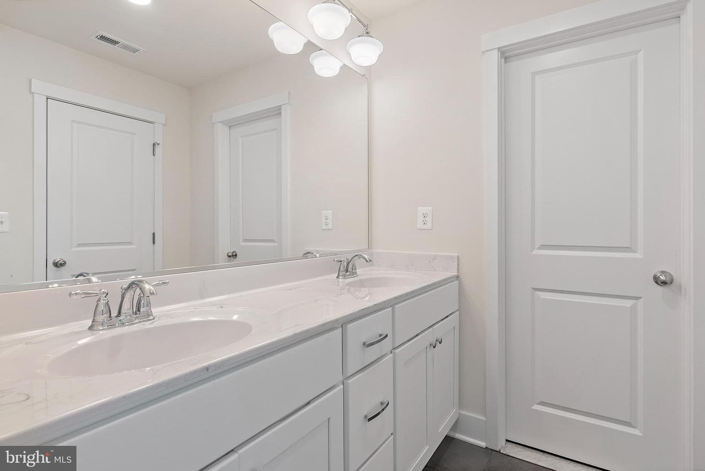 405 Alameda Parkway photo 49