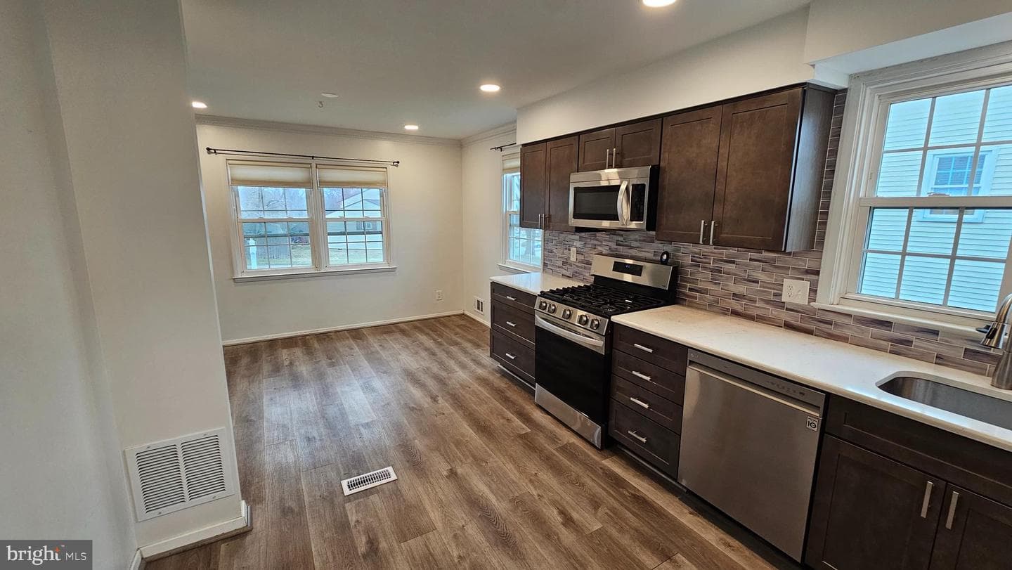 321 Ardmore Road photo 8