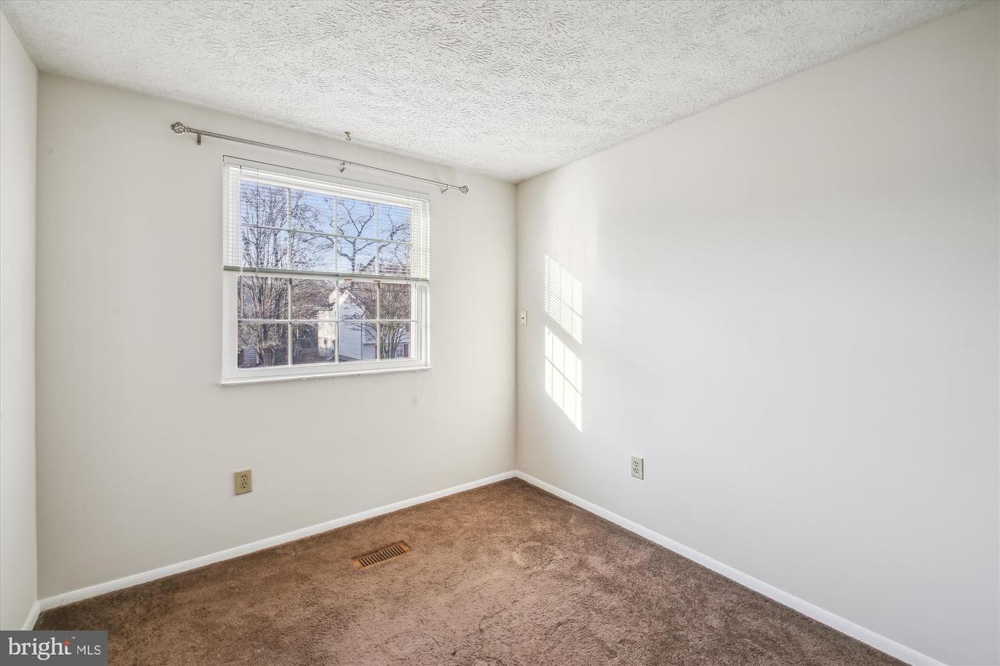 1474 Gesna Drive photo 28