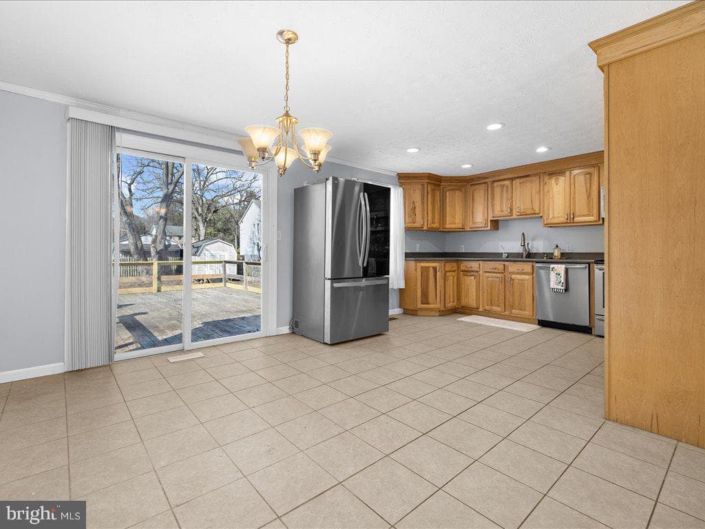 7806 Walnut Tree Road photo 2