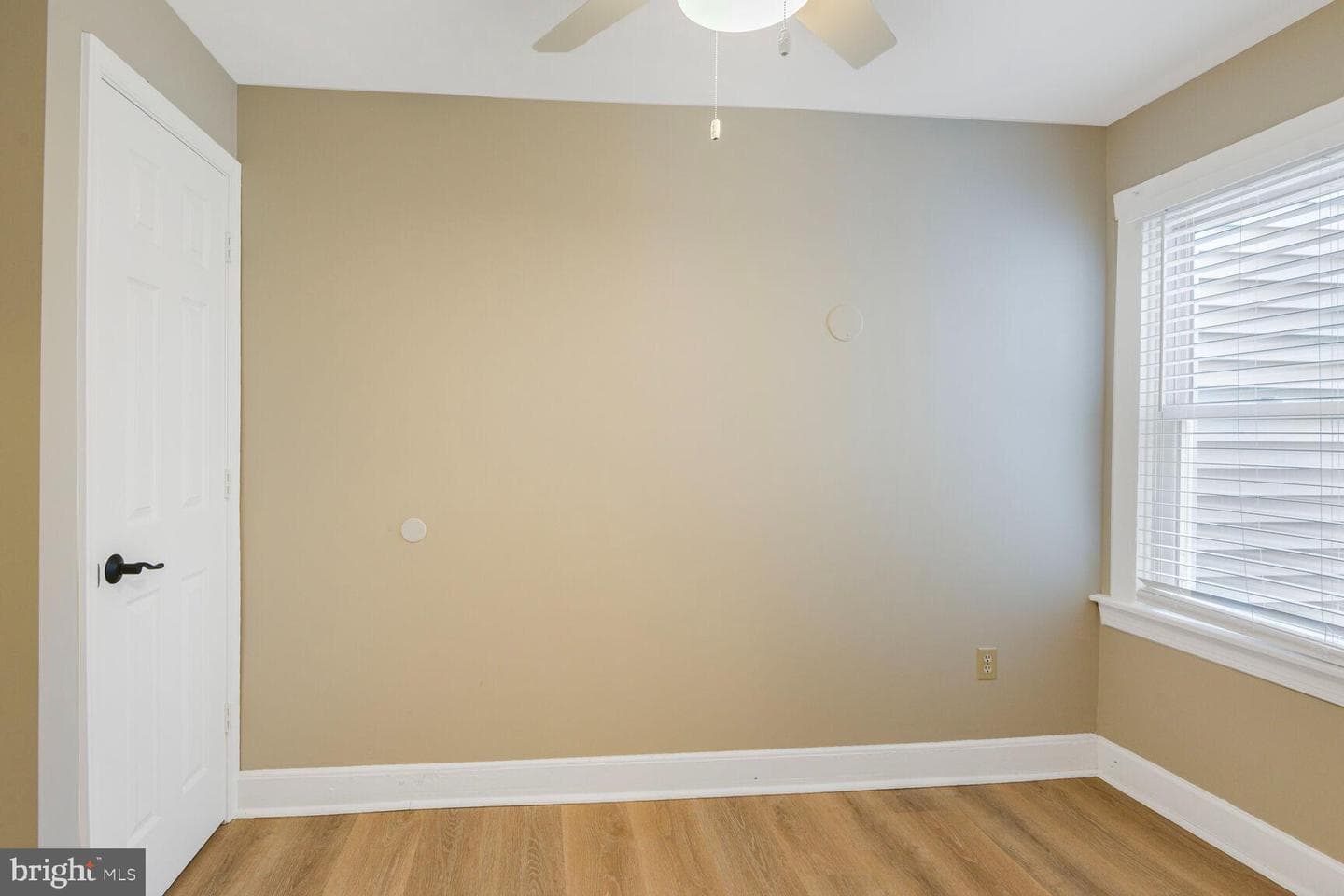 38 Pleasant Street photo 16