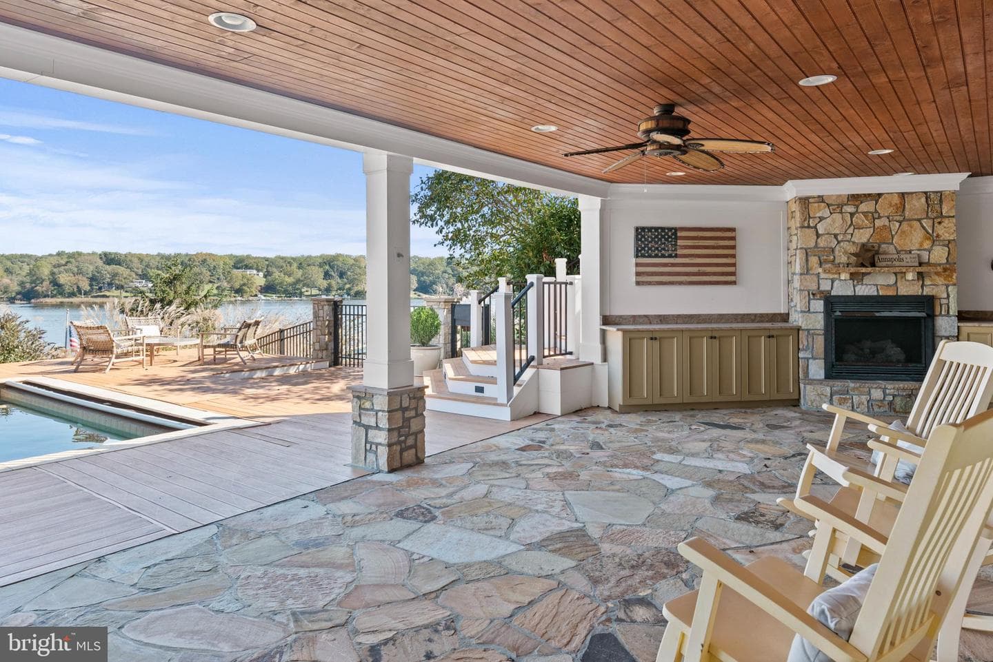 803 Coachway photo 100